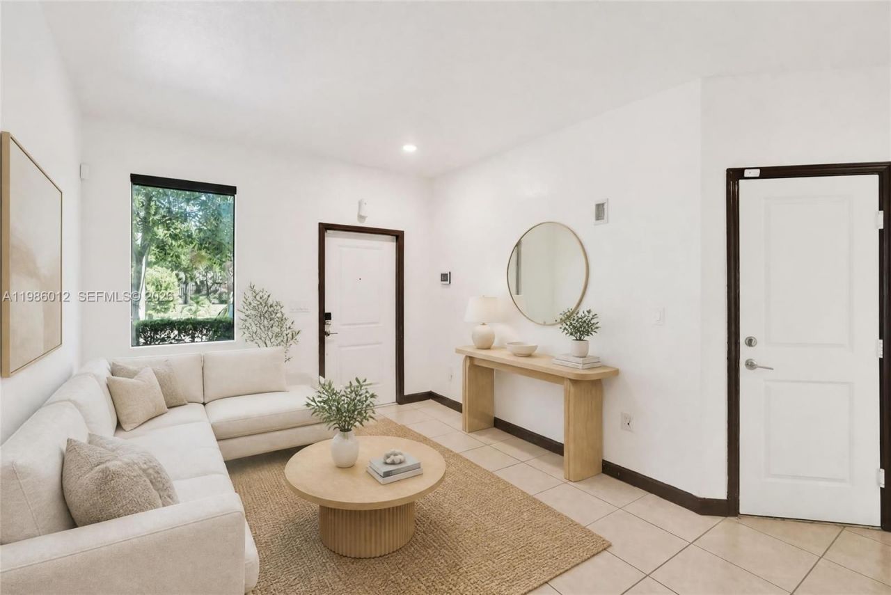408 NE 212th Ter, Miami, FL 33179 Photo