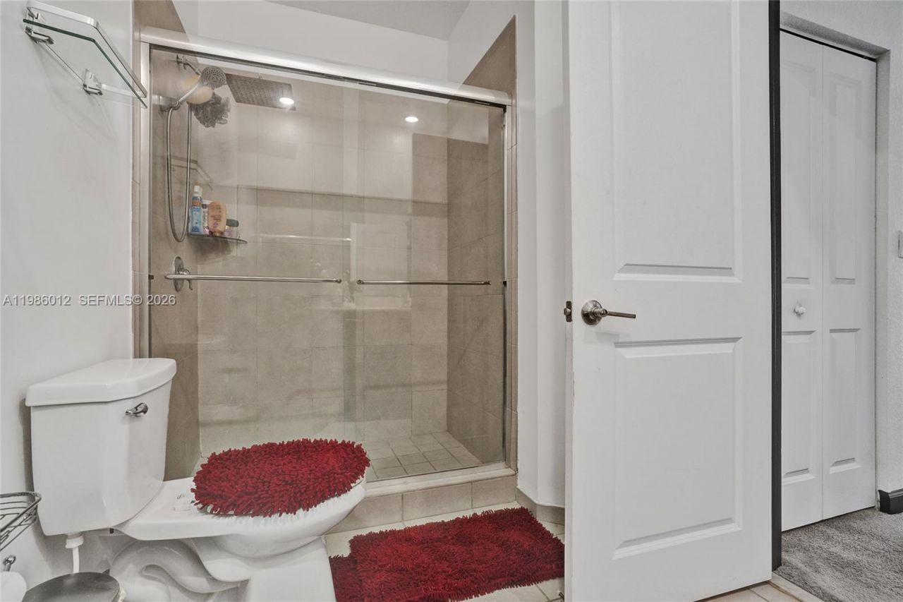 408 NE 212th Ter, Miami, FL 33179 Photo