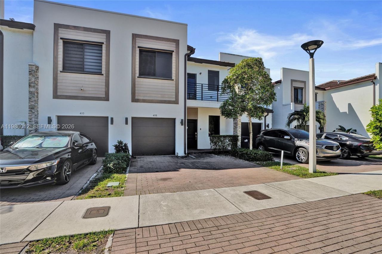 408 NE 212th Ter, Miami, FL 33179 Photo