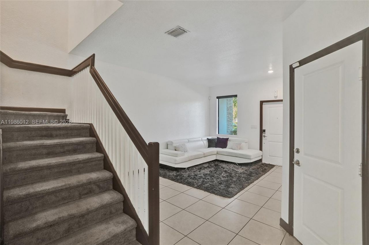 408 NE 212th Ter, Miami, FL 33179 Photo