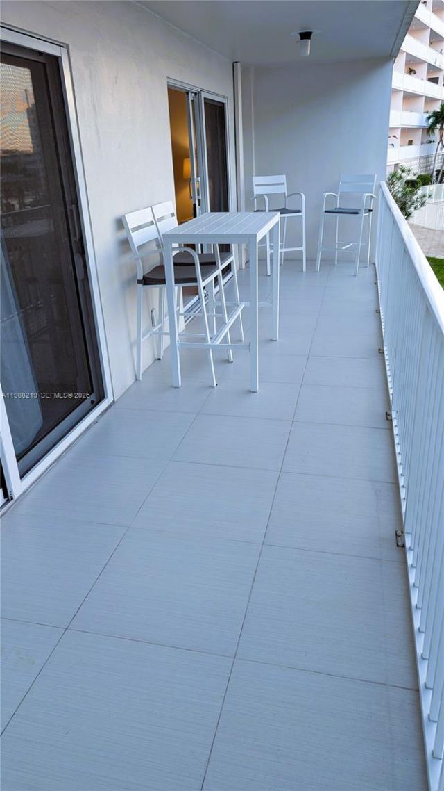 400 Golden Isles Dr , Unit 10, Hallandale Beach, FL 33009 Photo