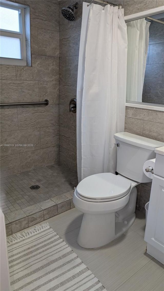 400 Golden Isles Dr , Unit 10, Hallandale Beach, FL 33009 Photo