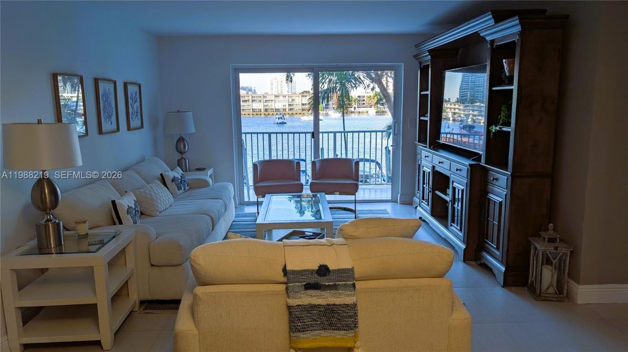 400 Golden Isles Dr , Unit 10, Hallandale Beach, FL 33009 Photo