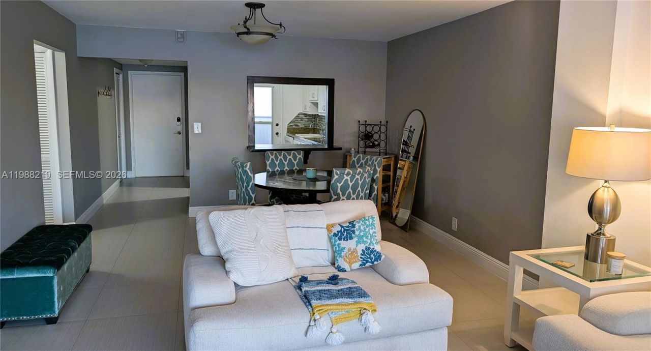 400 Golden Isles Dr , Unit 10, Hallandale Beach, FL 33009 Photo