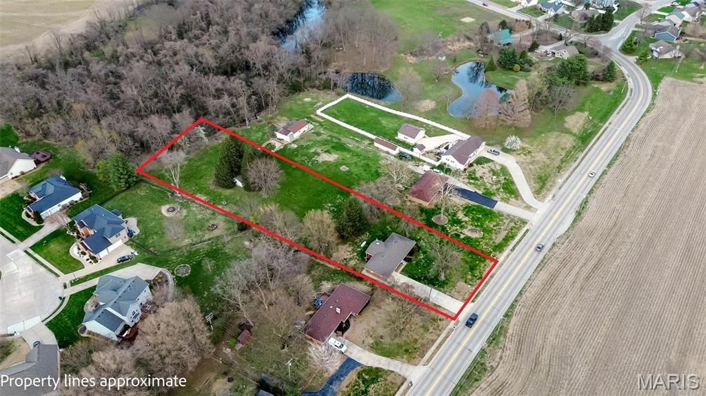 7132 W Main Street, Maryville, IL 62062 Main Photo