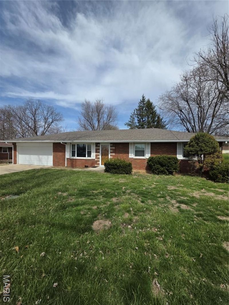 7132 W Main Street , Maryville, IL 62062 Main Photo