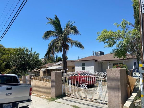 2228 College Avenue, Bakersfield, CA 93306