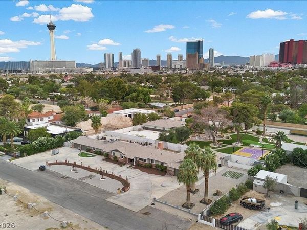 2211 Edgewood Avenue , Las Vegas, NV 89102