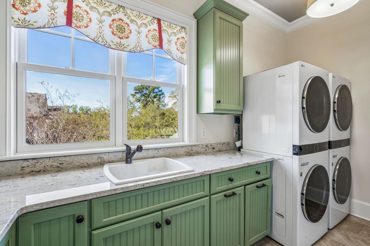 401 Creek Landing Street Photo 101