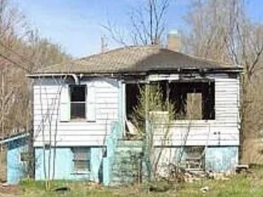 824 E 15th Avenue, Gary, IN 46407