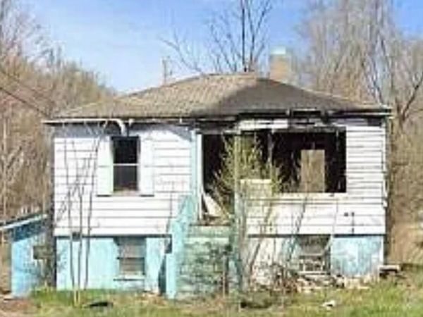 824 E 15th Avenue, Gary, IN 46407