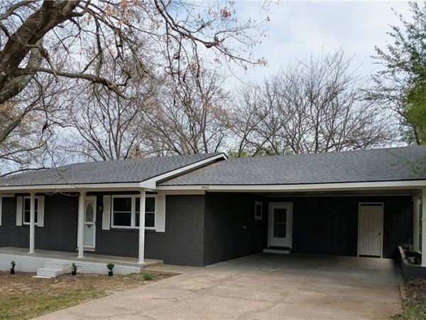 2902 N Erie Avenue, Russellville, AR 72802