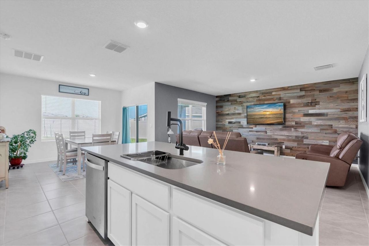 5943 Wandering Willow Drive, Wesley Chapel, FL 33545 Photo