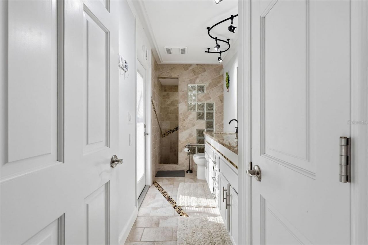 11767 Ashley Court, Seminole, FL 33772 Photo