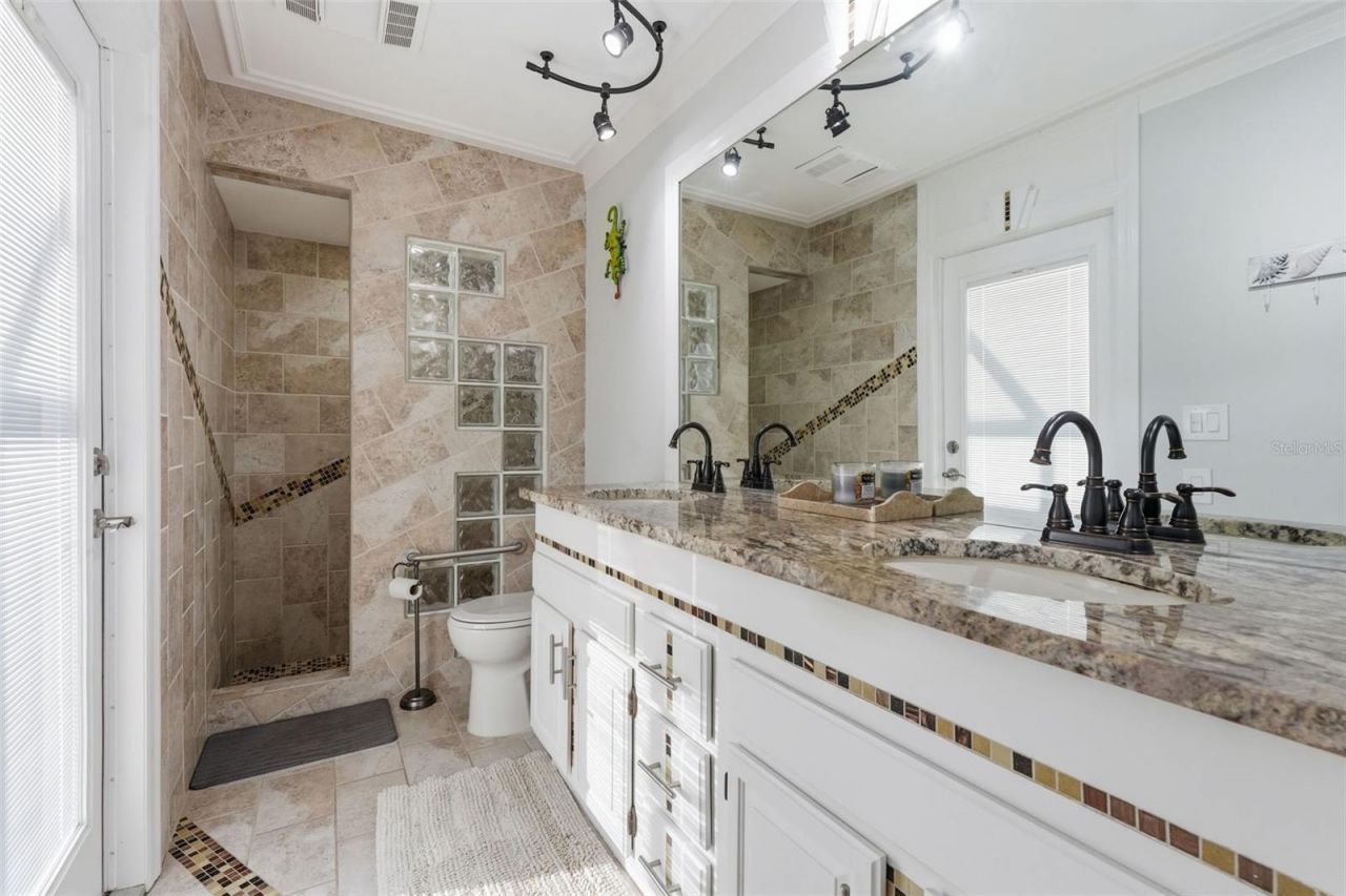 11767 Ashley Court, Seminole, FL 33772 Photo