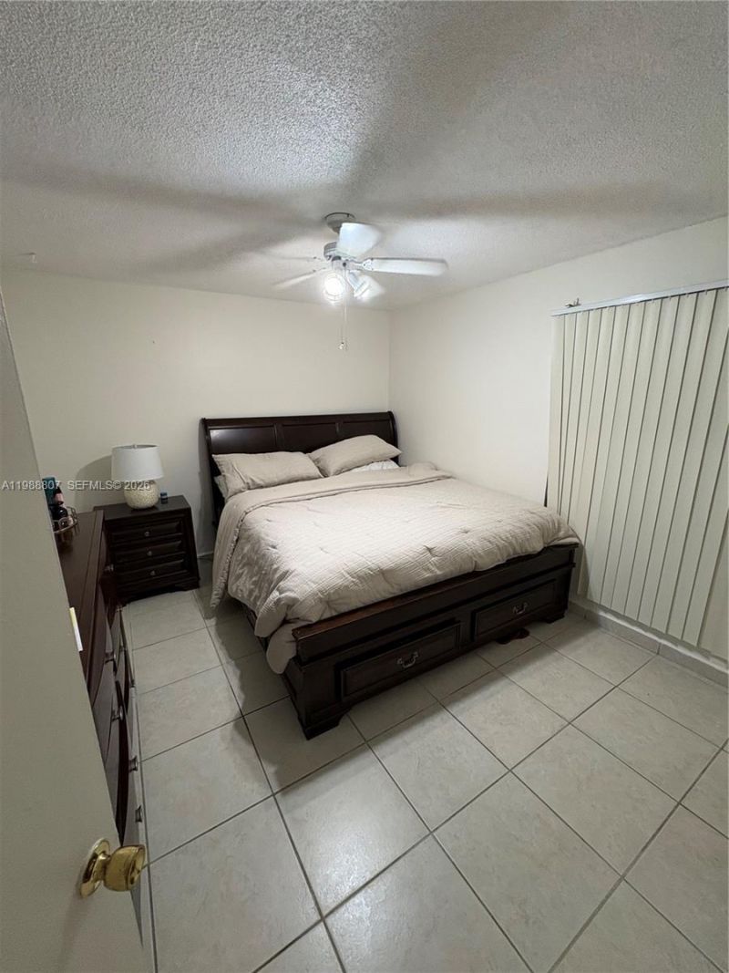 1950 W 56th St, Unit 2309D, Hialeah, FL 33012 Photo