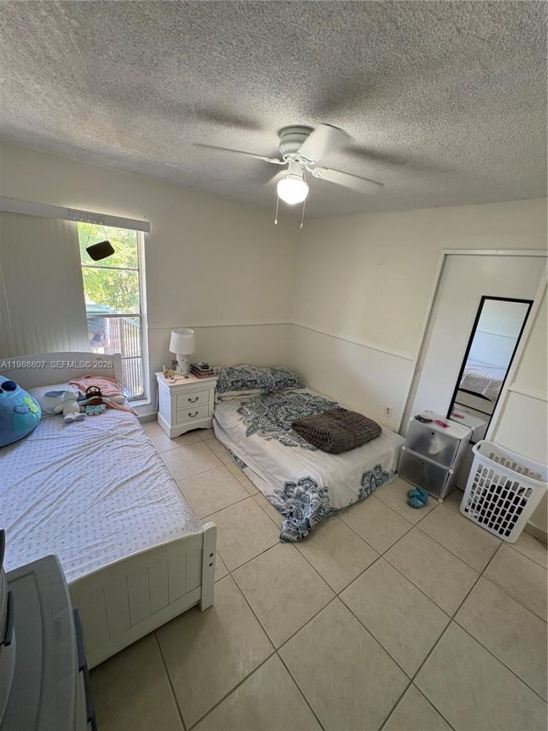 1950 W 56th St, Unit 2309D, Hialeah, FL 33012 Photo