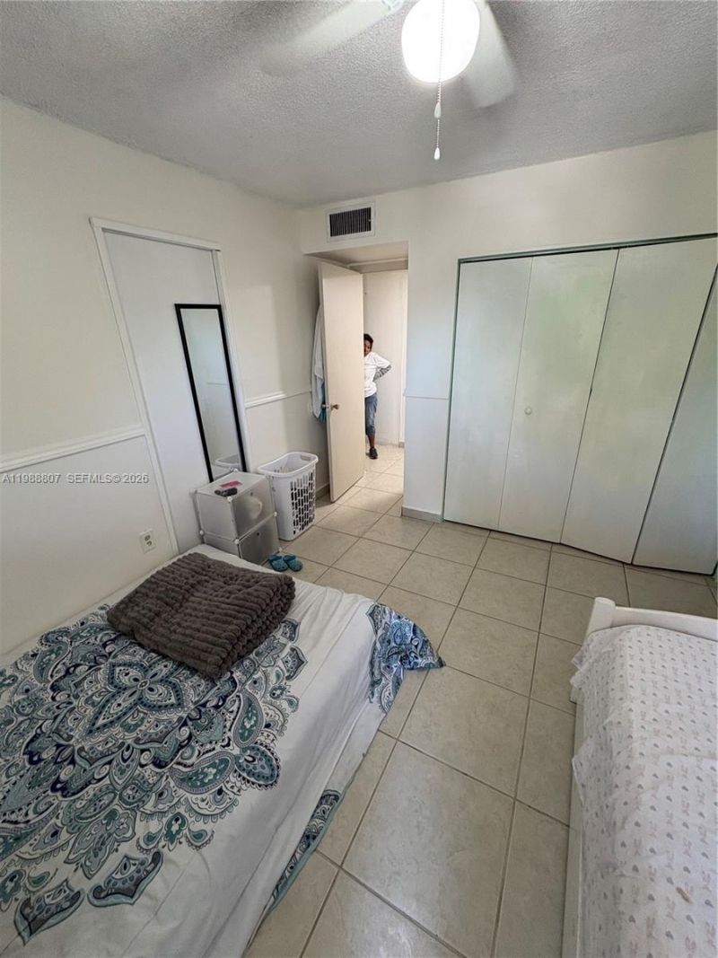 1950 W 56th St, Unit 2309D, Hialeah, FL 33012 Photo