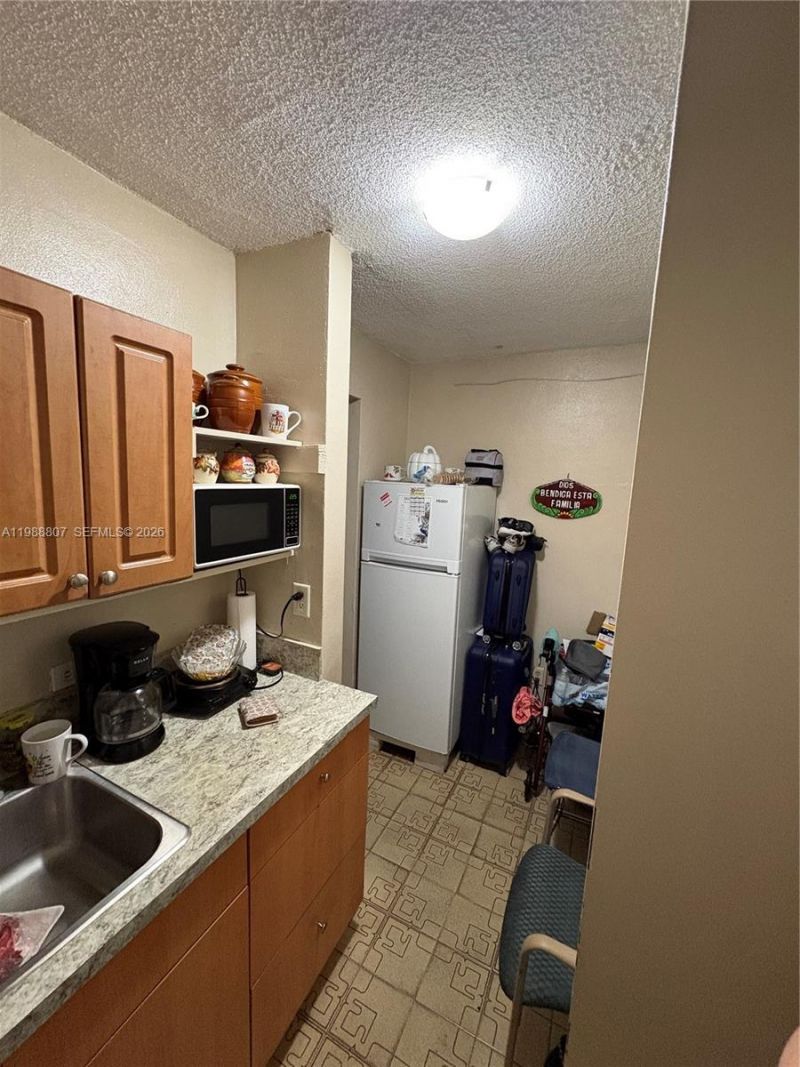 1950 W 56th St, Unit 2309D, Hialeah, FL 33012 Photo