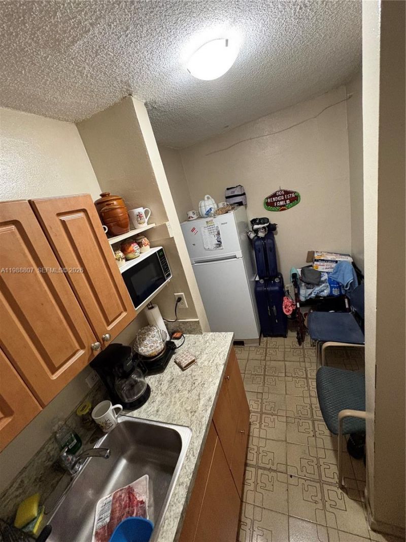 1950 W 56th St, Unit 2309D, Hialeah, FL 33012 Photo