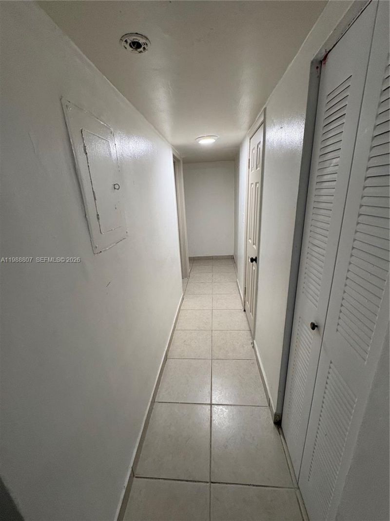 1950 W 56th St, Unit 2309D, Hialeah, FL 33012 Photo