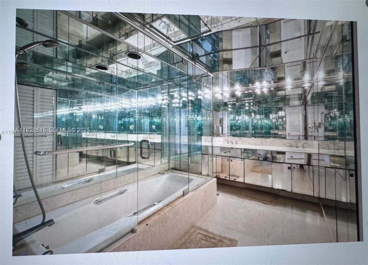 6423 Collins Ave , Unit 1605, Miami Beach, FL 33141 Photo