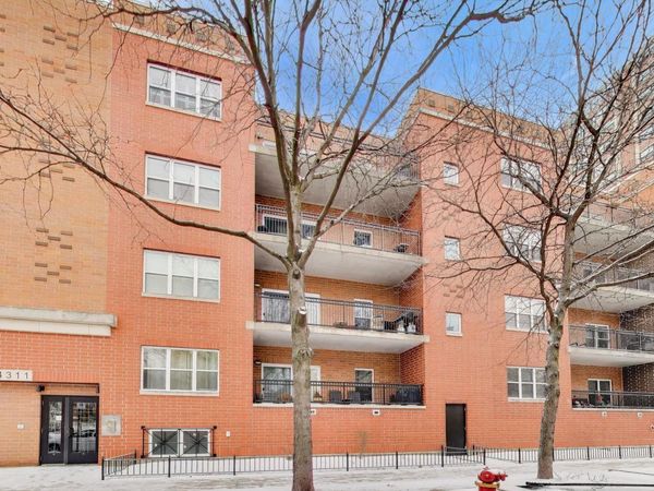 4311 N Sheridan Road , Unit 204, Chicago, IL 60613