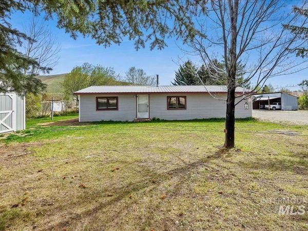 102 Willow Creek Rd, Fairfield, ID 83327