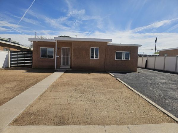 2834 Monroe Street NE, Albuquerque, NM 87110