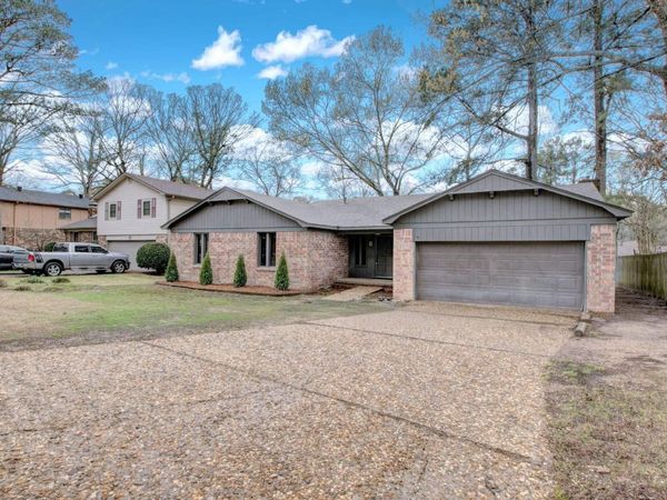 8 Fox Run Drive, Little Rock, AR 72210