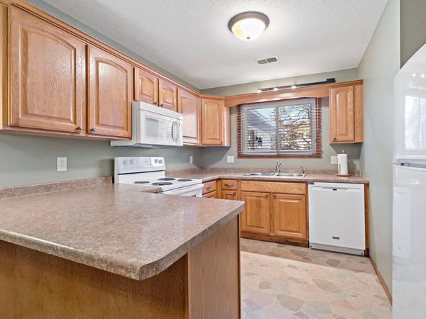 7570 15th Street Lane N, Oakdale, MN 55128