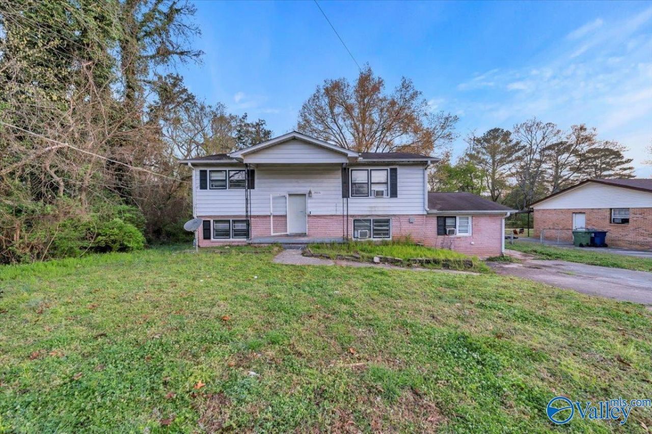 2806 Hilltop Terrace Nw, Huntsville, AL 35810 Main Photo