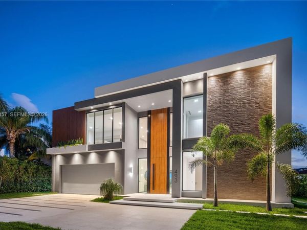 493 Holiday Dr , Hallandale Beach, FL 33009