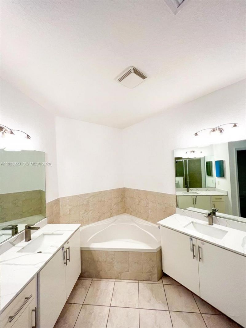 8666 NW 109th Ct , Unit 8666, Doral, FL 33178 Photo