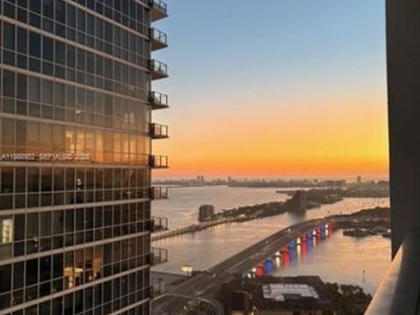 1040 Biscayne Blvd, Unit 1905, Miami, FL 33132