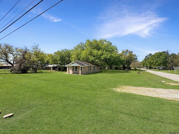 13409 La Hwy 44, Gonzales, LA 70737