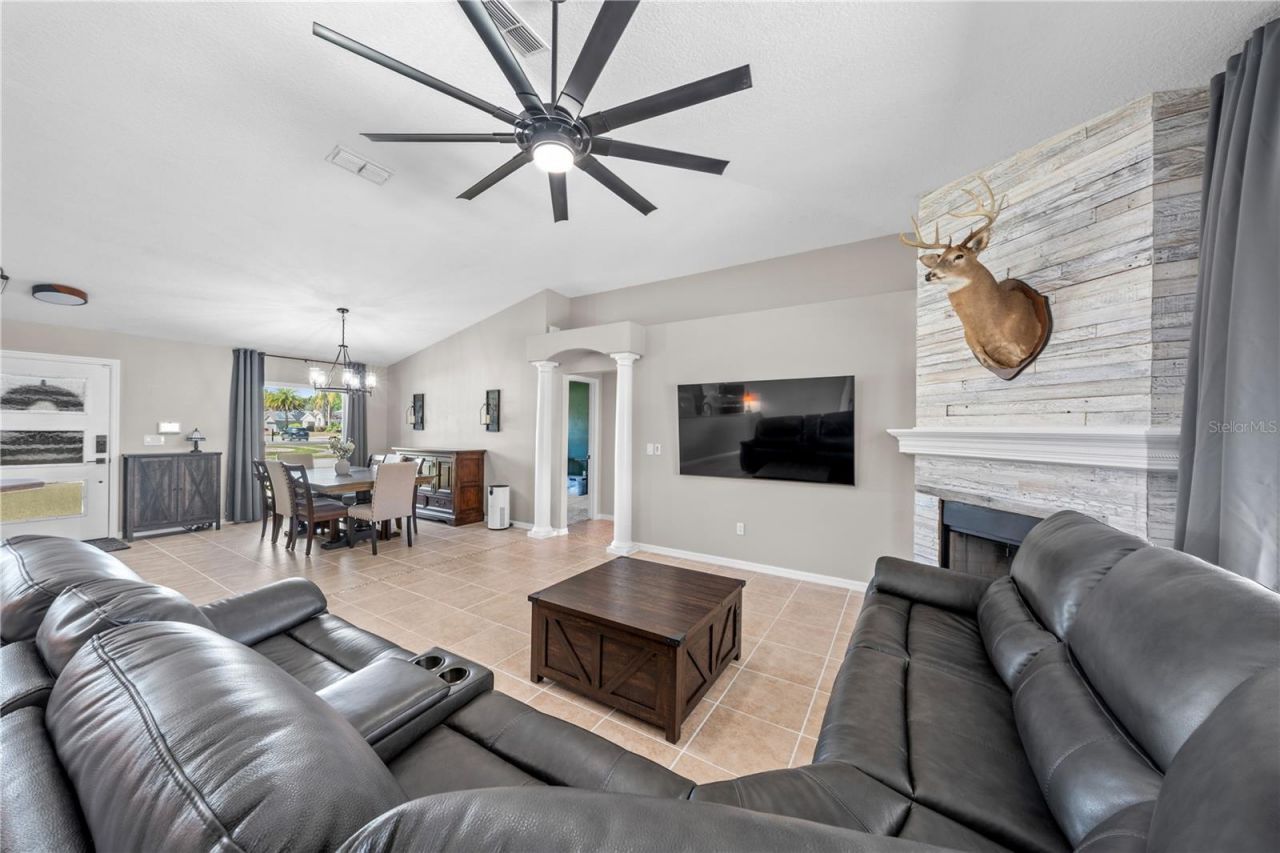 141 Long Pine Drive , Deltona, FL 32725 Photo