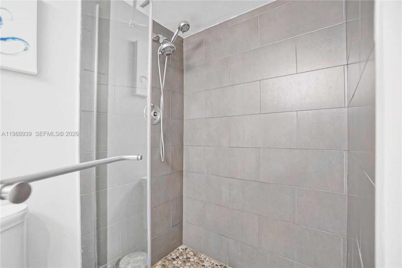 9 Island Ave, Unit 2410, Miami Beach, FL 33139 Photo
