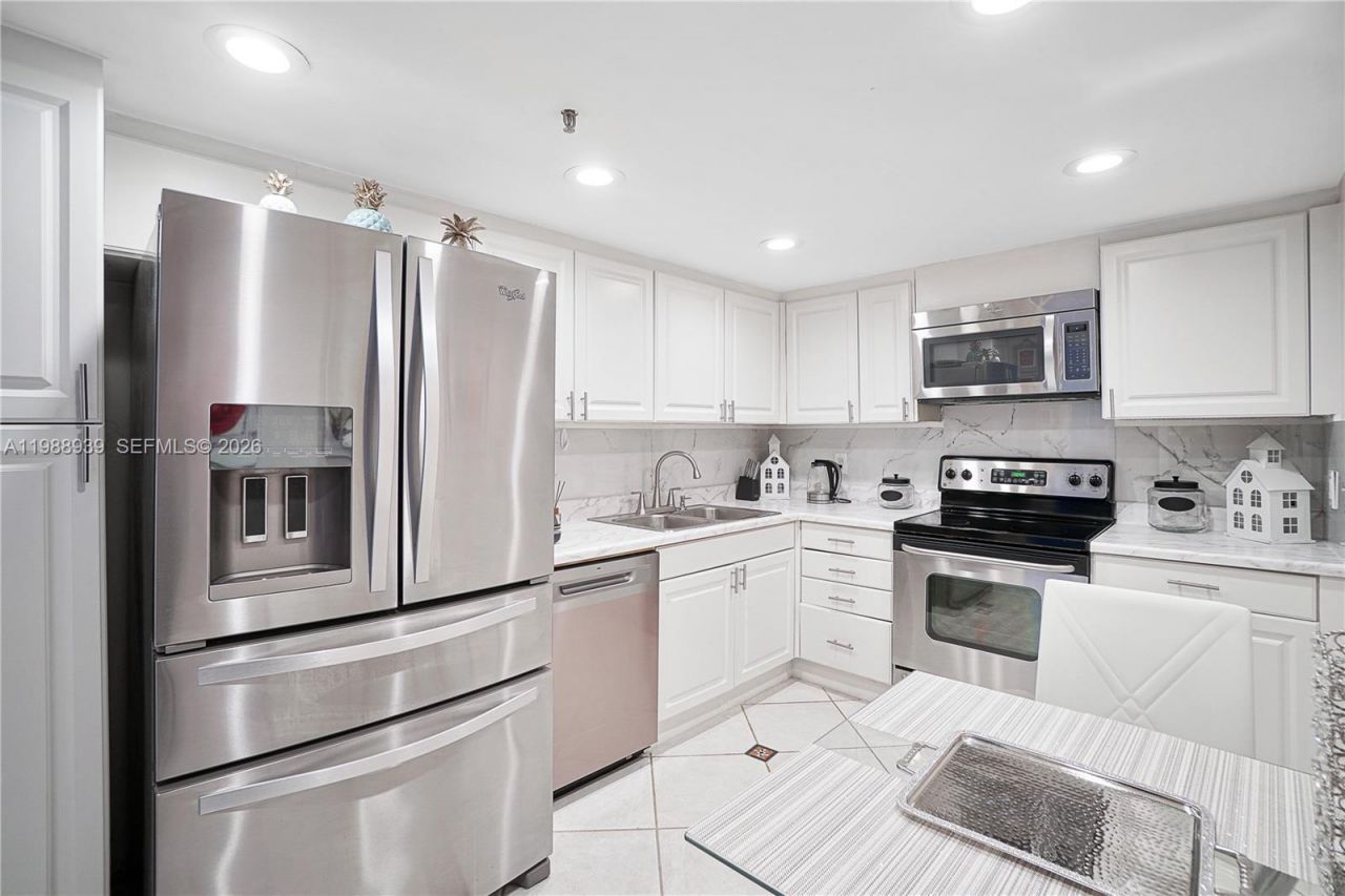 9 Island Ave, Unit 2410, Miami Beach, FL 33139 Photo