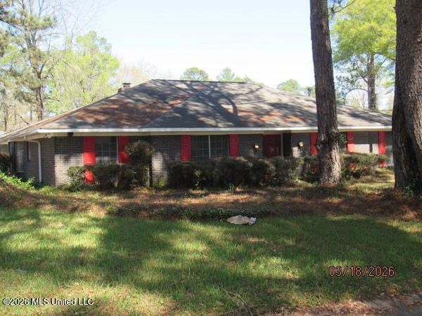 718 Woodhill Road, Jackson, MS 39206