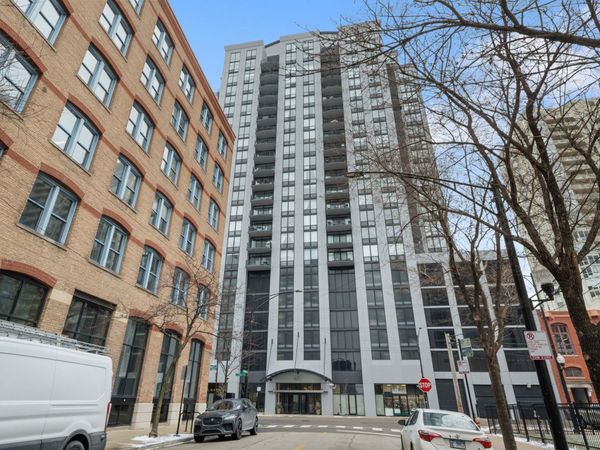 435 W Erie Street , Unit 2204, Chicago, IL 60654