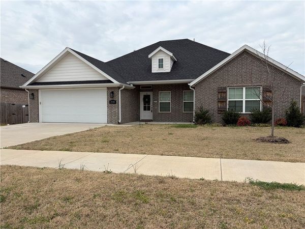 2739 Angels Road, Fayetteville, AR 72701