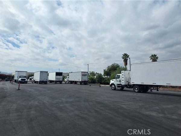 781 E Santa Fe Street, San Bernardino, CA 92408