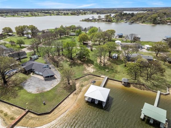 2109 Beavers Point , Bonham, TX 75418