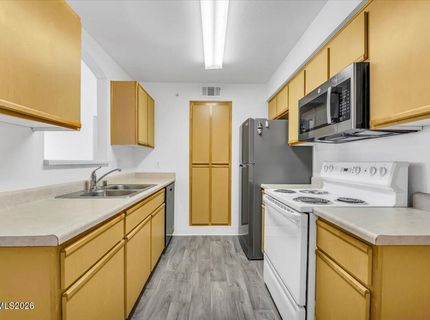 6850 Sharlands Avenue, Unit # 2132, Reno, NV 89523 Photo