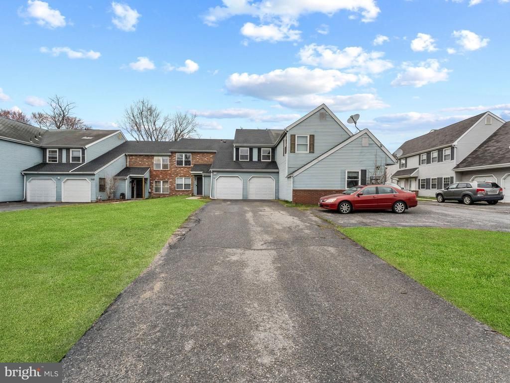 144 Willow Turn, Mount Laurel, NJ 08054 Main Photo