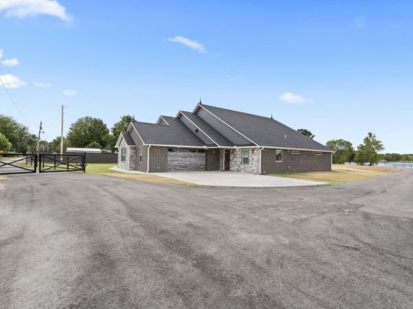 55275 E 298 Road , Unit 1, Monkey Island, OK 74331