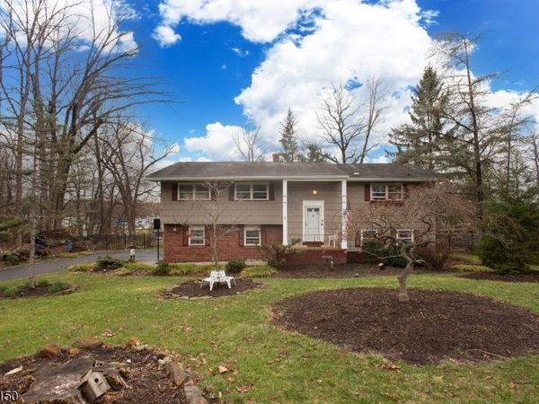 45 Blue Ridge Ave, Green Brook, NJ 08812