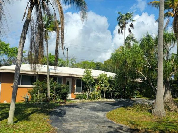 1211 NE 27th Ave, Pompano Beach, FL 33062
