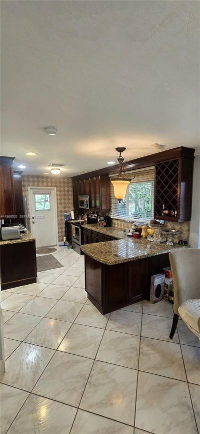 1211 NE 27th Ave , Pompano Beach, FL 33062 Photo